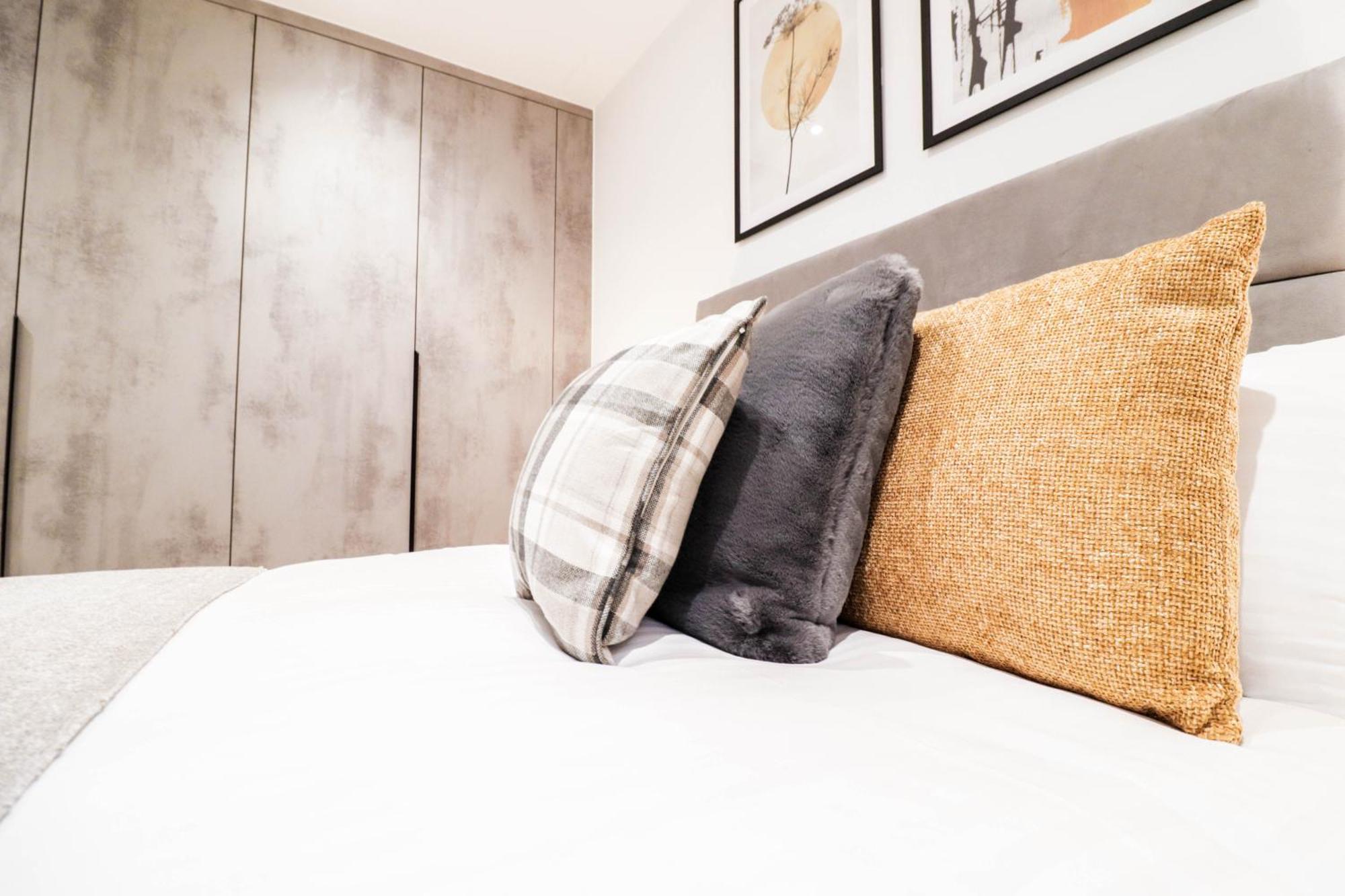Modern 1-Bed Apartment In Buckinghamshire With Free Wifi, Parking & Garden High Wycombe Exterior foto