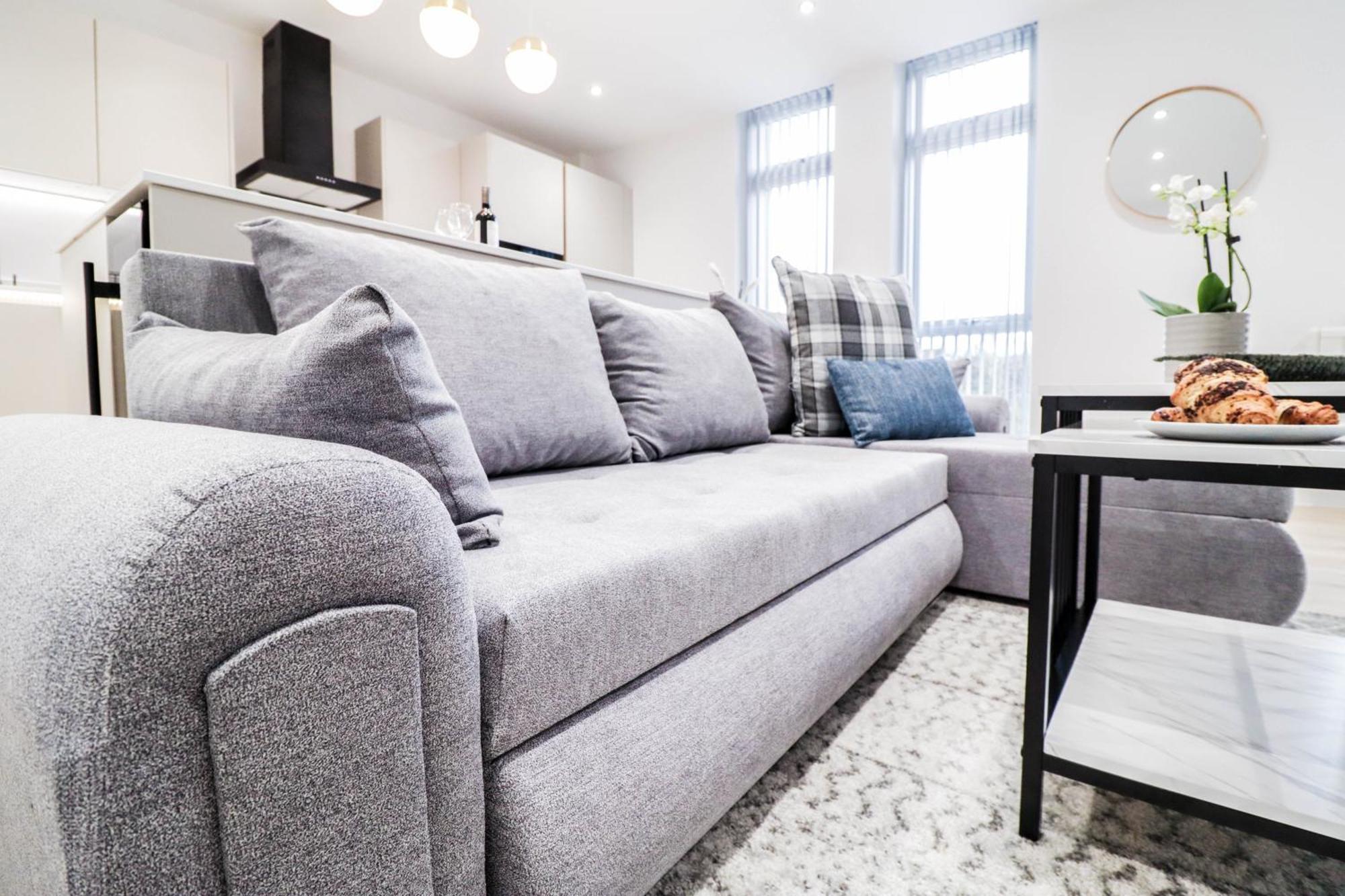Modern 1-Bed Apartment In Buckinghamshire With Free Wifi, Parking & Garden High Wycombe Exterior foto