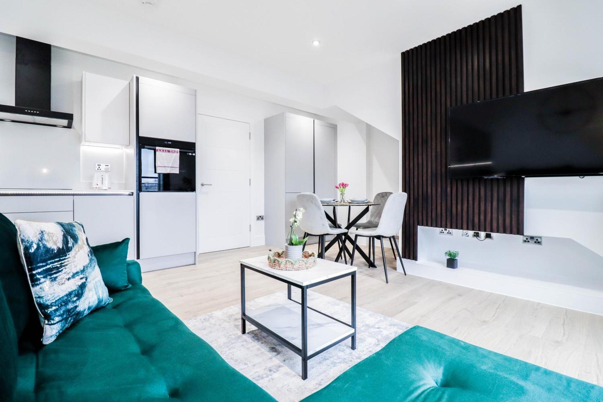 Modern 1-Bed Apartment In Buckinghamshire With Free Wifi, Parking & Garden High Wycombe Exterior foto